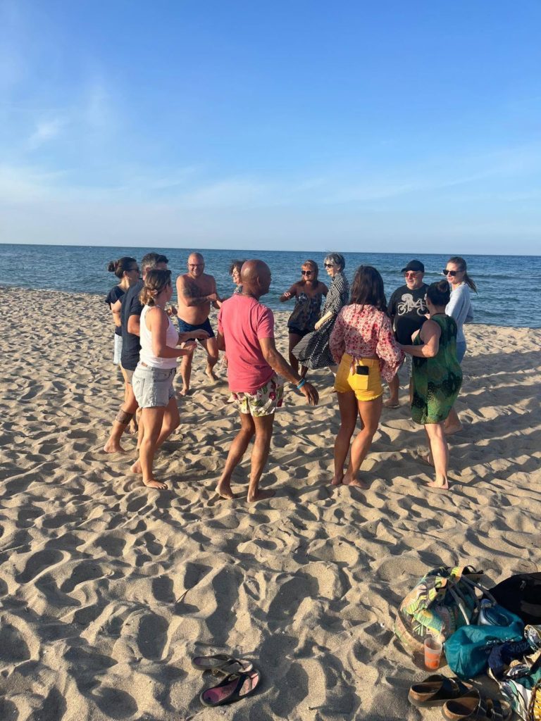 Comme chaque année nous nous sommes retrouvé sur la plage pour le dernier cours de Corneilla Del Vercol de la saison avant la coupure des grandes vacances,
suivi d'une auberge espagnole!
On a bien rigolé!!